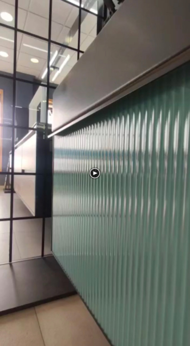 unibaño-video-u4-glass-dest